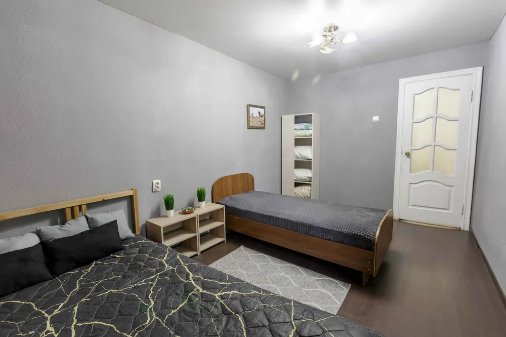 Двухкомнатная квартира в центре города напротив Академии Спорта СГУС