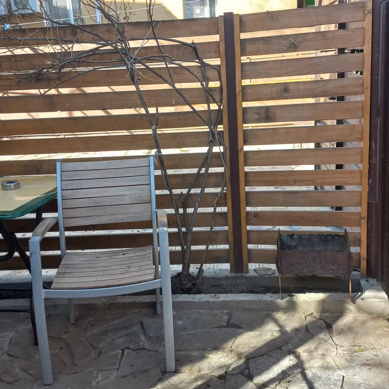 Дом с двориком и мангалом, рядом с песчаным пляжем