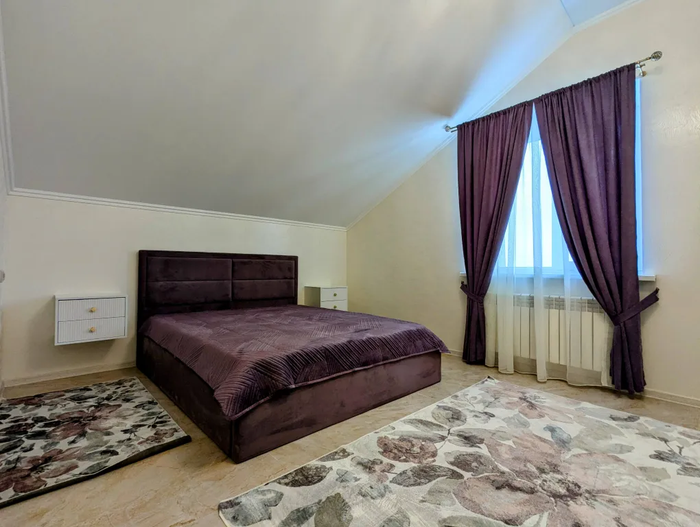 8-комнатный Дом