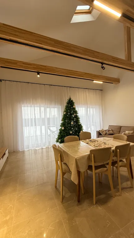 Совершенно новый дом для праздников, рядом с метро