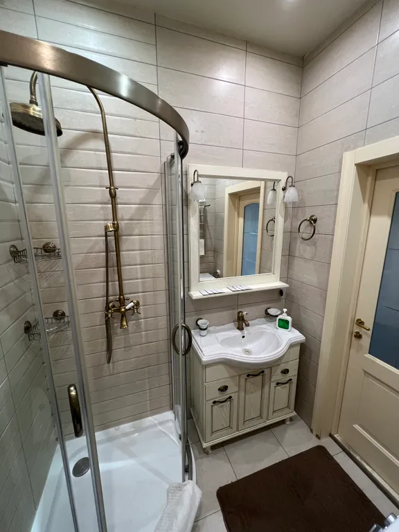 Уютная квартира с видом на горы в центре