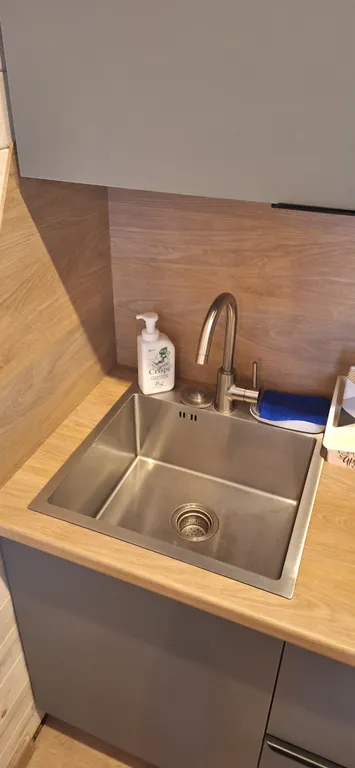 Двухэтажный домик с красивым видом на горы