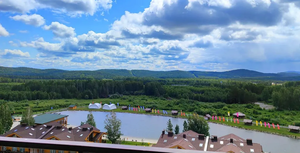 С потрясающим видом с 8 этажа, наслаждайся видом не вставая с кровати