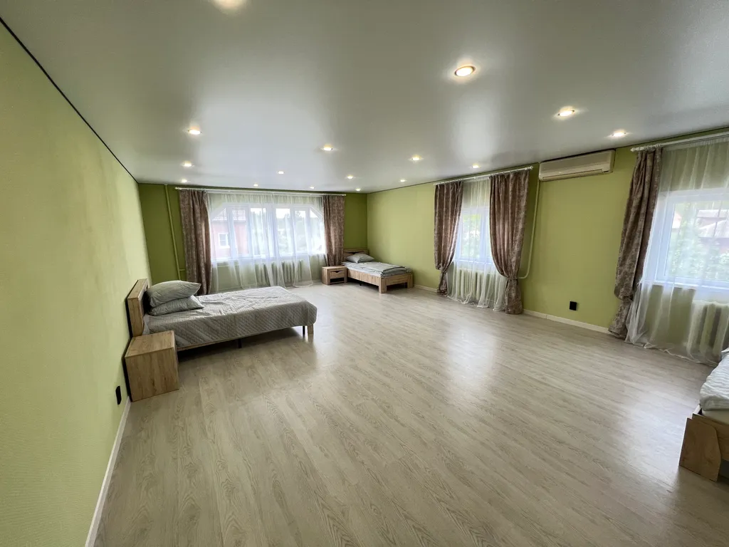 Дом с баней, бильярдом и бассейном в Подмосковье