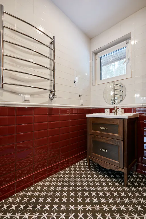 Большой коттедж с 5 спальнями, камином и террасой, Василек