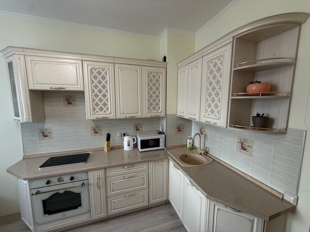 Уютная квартира с роскошной кроватью