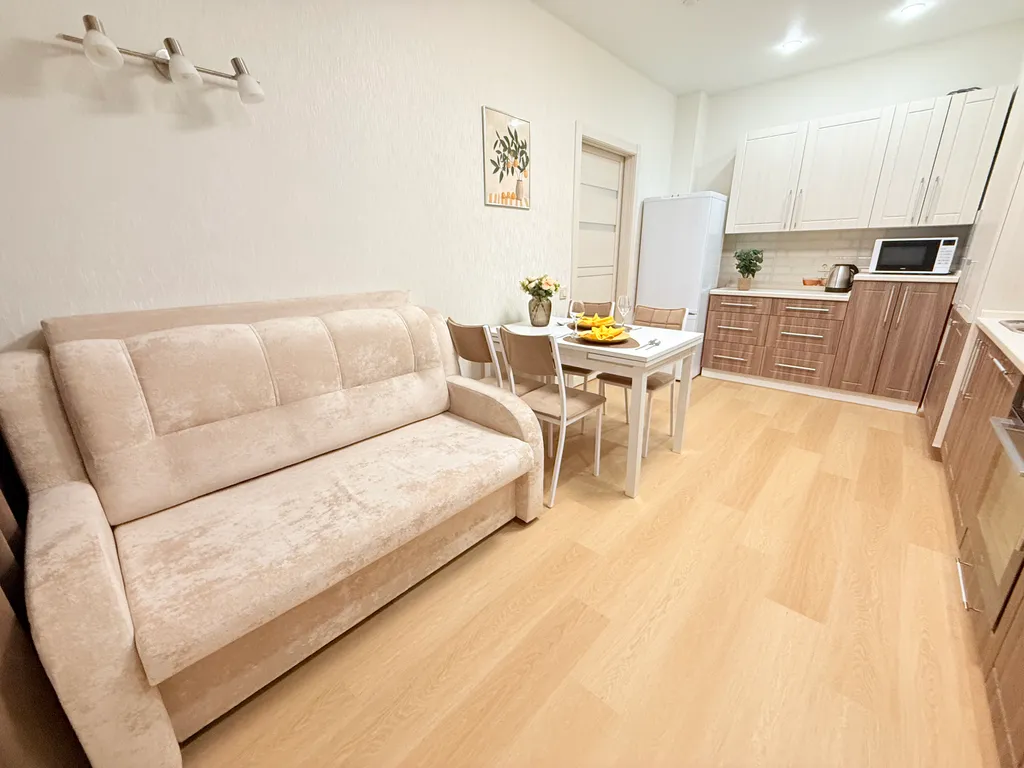 Новая однокомнатная у ТЦ Тополь