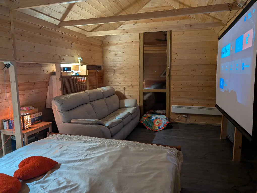 2-к. дом с сауной и балконом на реку