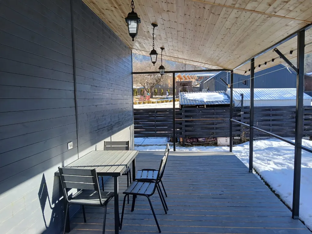 Домик шале с шикарным видом на горы и лес