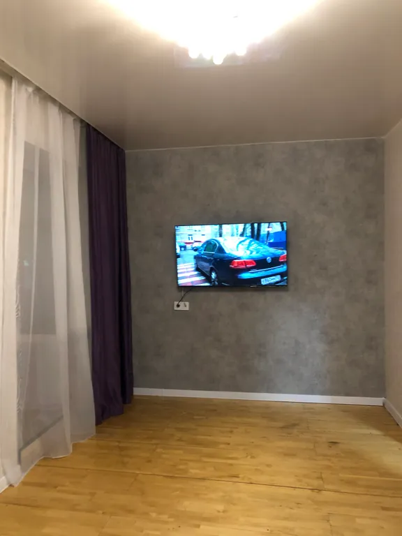 Уютная двушка в хорошем доме возле ЦУМа, рядом с Новогодней Елкой