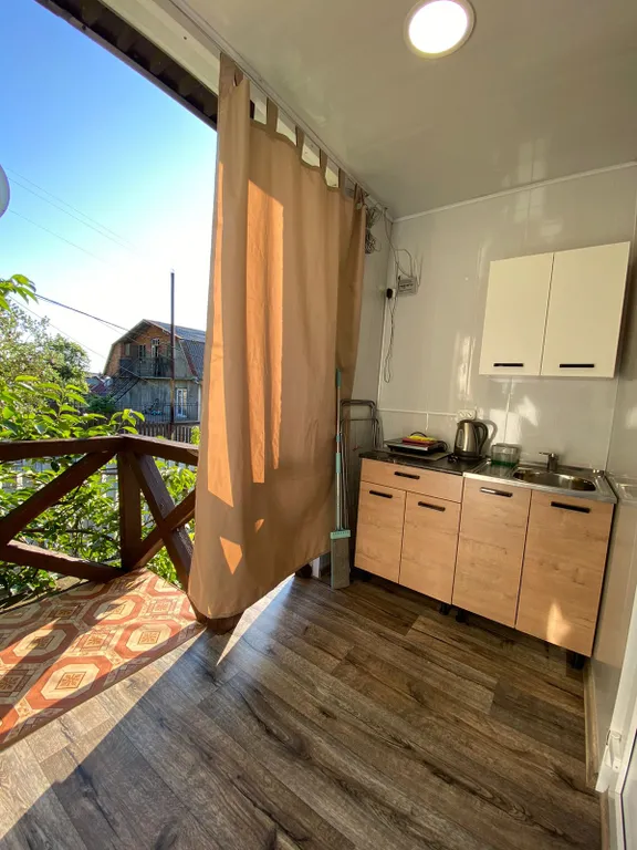 Уютный домик среди гор