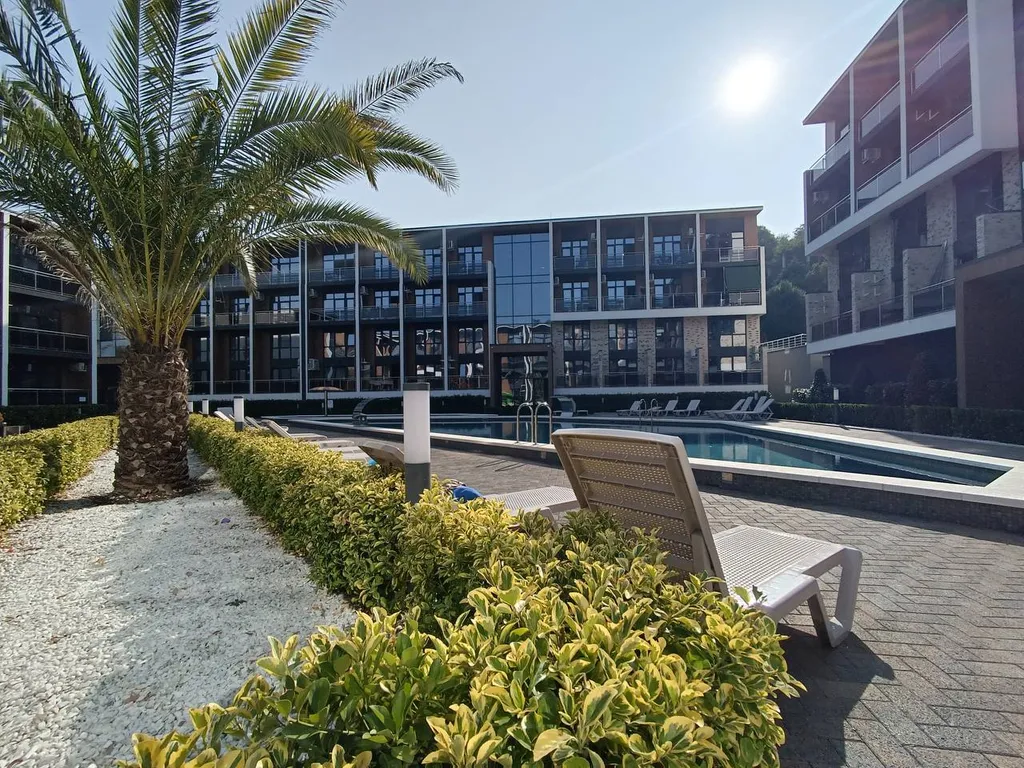 Квартира Апартаменты с бассейном на берегу моря — аренда посуточно в Вардане