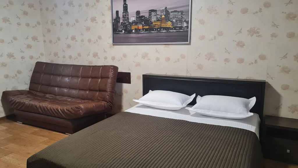 Светлая двухкомнатная квартира с евро ремонтом в многоэтажном доме — аренда посуточно в Ульяновск