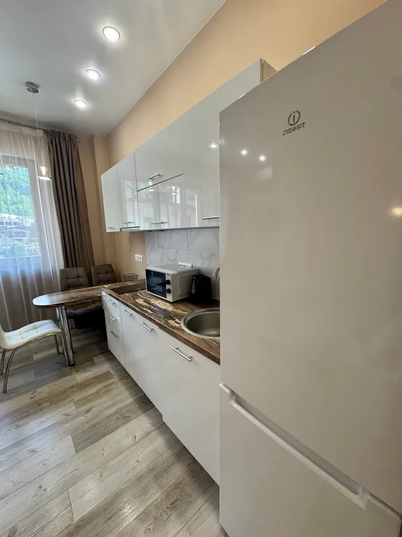 Светлая уютная студия с видом на горы