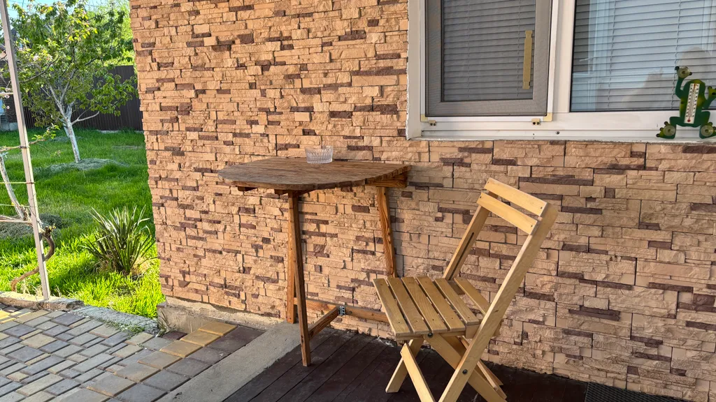 Дом в Анапе с банным чаном для дружной компании в окружении сада