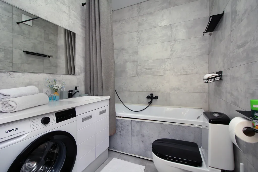 Comfort Gray у метро в центре города