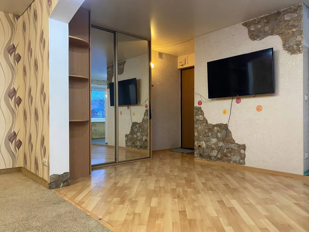 Двухкомнатная квартира рядом с ЖД-вокзалом