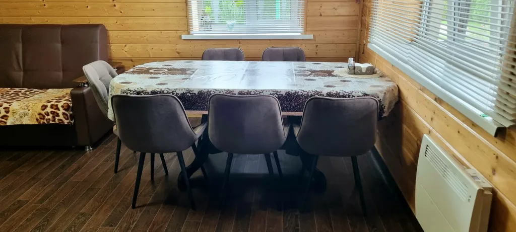 Дом с баней на дровах.