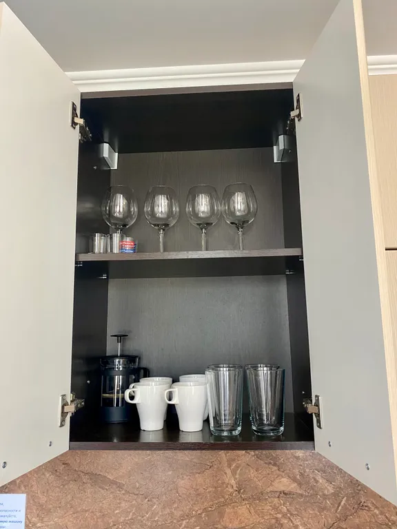 Рядом с черным озером