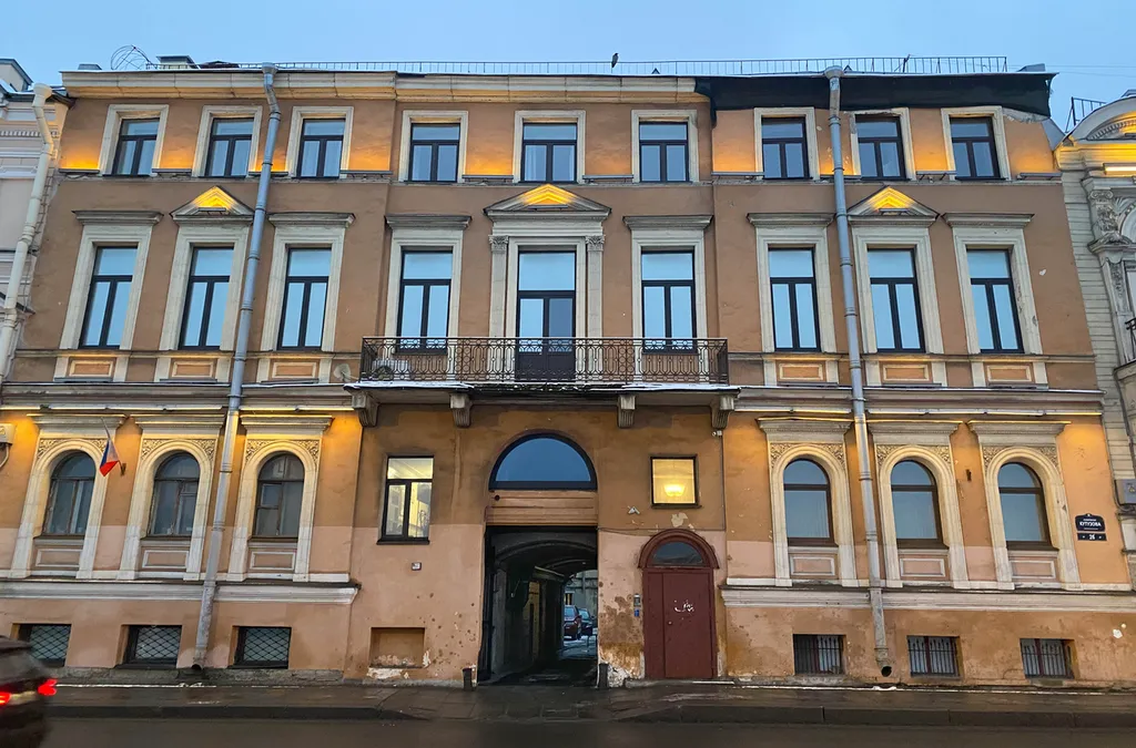 Дизайнерский апapтaмент с потpясающим видом нa Нeву и кpeйceр Аврорa