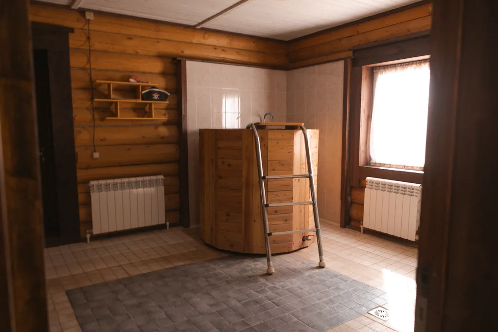 Двухэтажный дом для отдыха на природе с баней