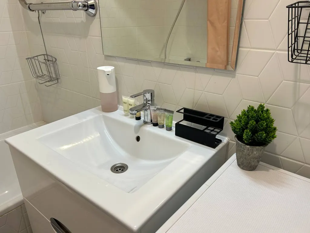 Двухкомнатная просторная квартира в стильном районе