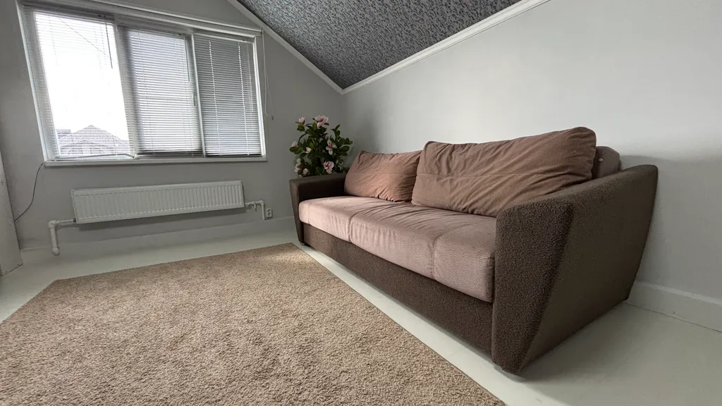 Дом в Анапе с банным чаном для дружной компании в окружении сада