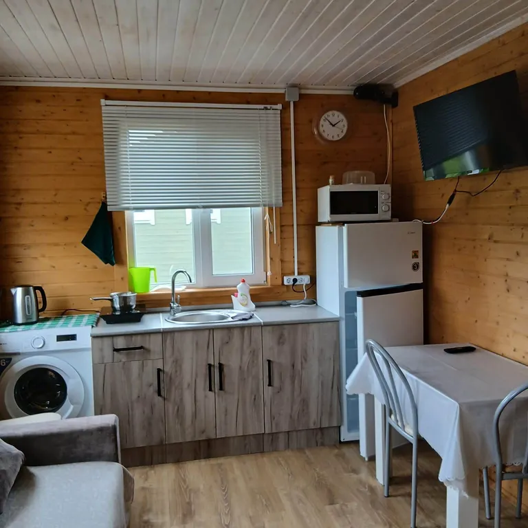 Небольшой дом на острове