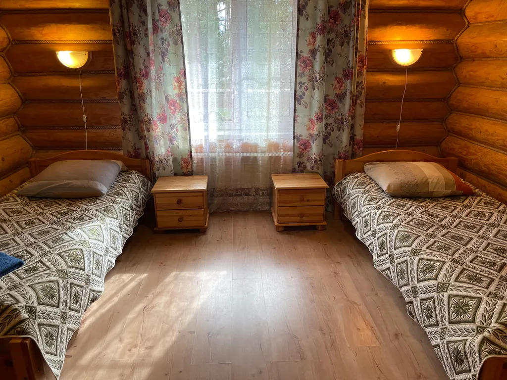 База отдыха Заполек. Коттедж с видом на озеро Селигер.