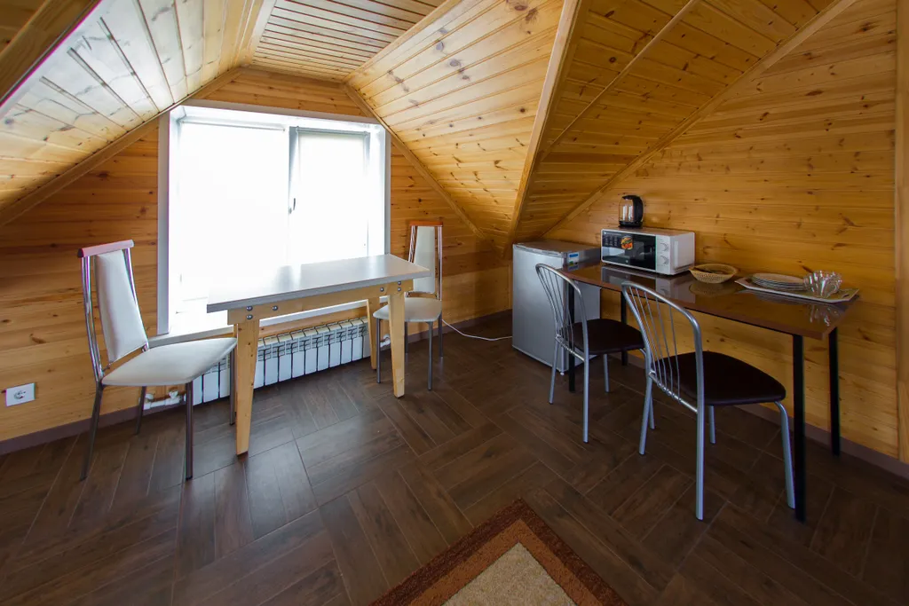 Семейный номер с двуспальной кроватью и раскладным диваном