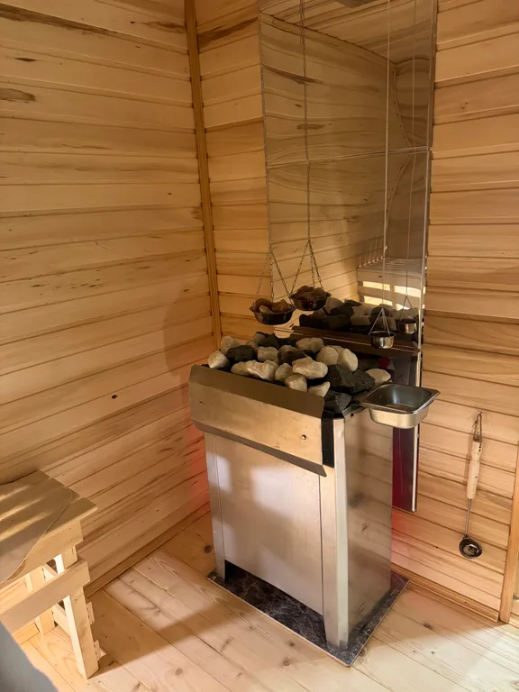 Дом в сканди стиле в тихом, спокойном месте у леса со всеми удобствами