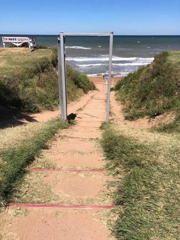 Коттедж Коттедж с террасой у моря — Кучугуры