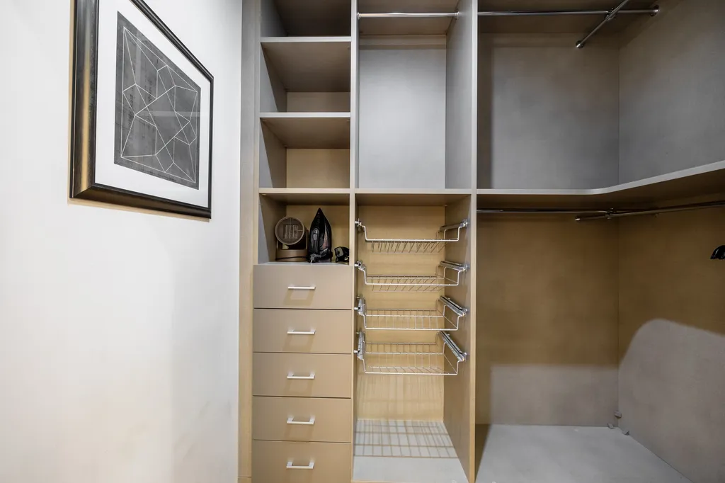 Rockmond 61 Junior Suite 1