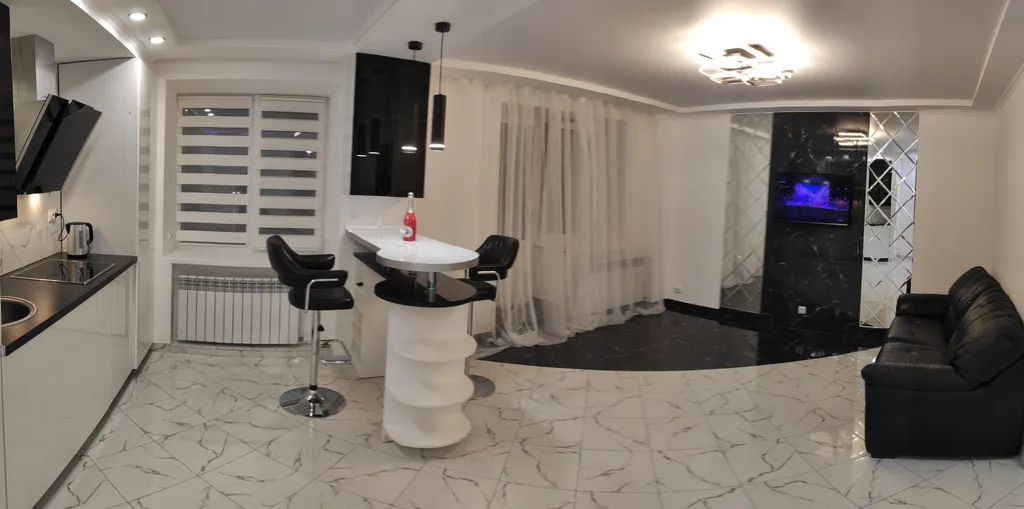 Стильные апартаменты с джакузи в центре города