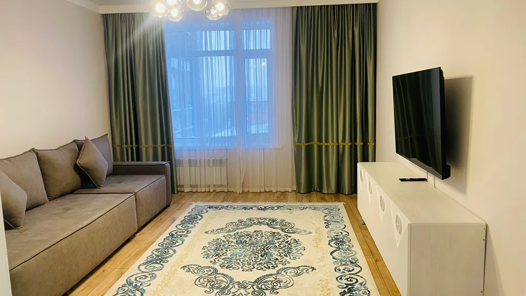 2 комнатная люкс квартира в центре на жк Ауезов