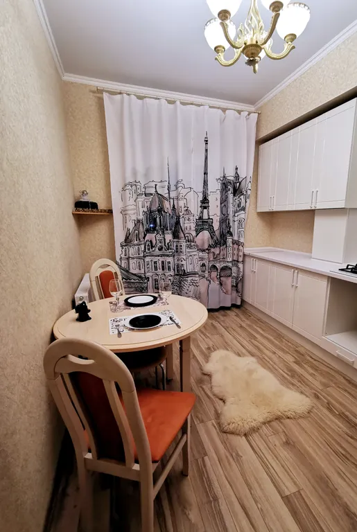 Уютная квартира с панорамными окнами близко к центру