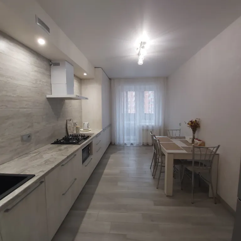 Современная, просторная квартира