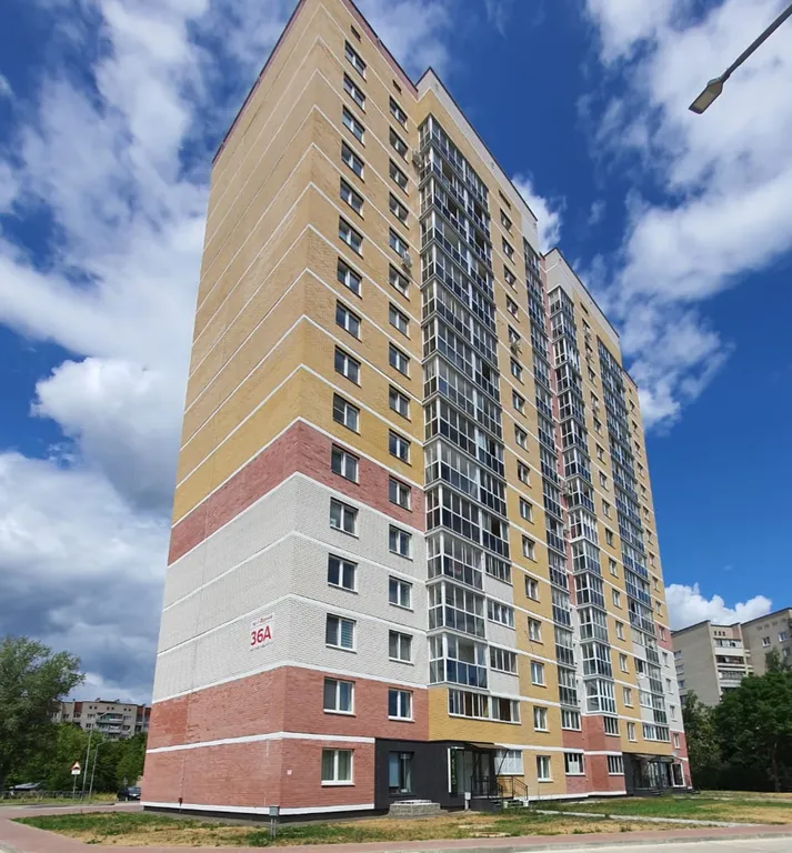 Новая квартира с гостиной и изолированной спальней в центре