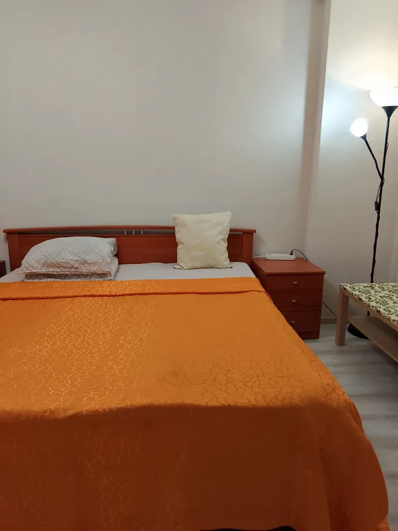 Светлая квартира с кондиционером рядом с парком Якутова