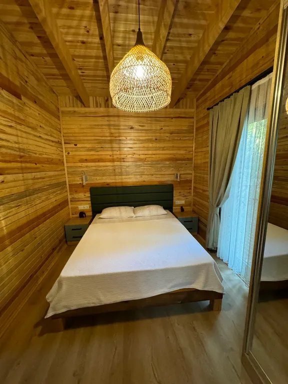 Просторное эко бунгало в сосновом лесу на побережье Турции