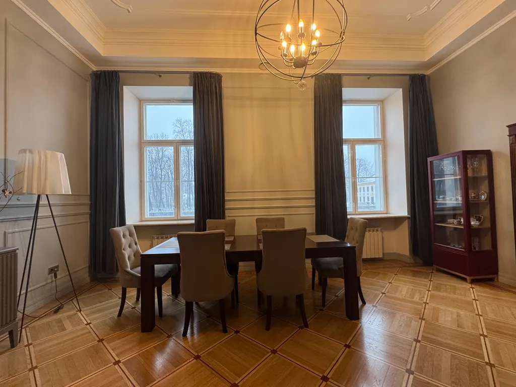 Квартира с видом на Летний сад и дворец Петра I