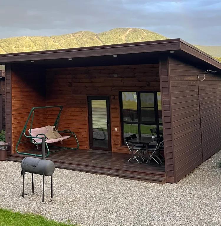 Двухкомнатный дом с видом на гору