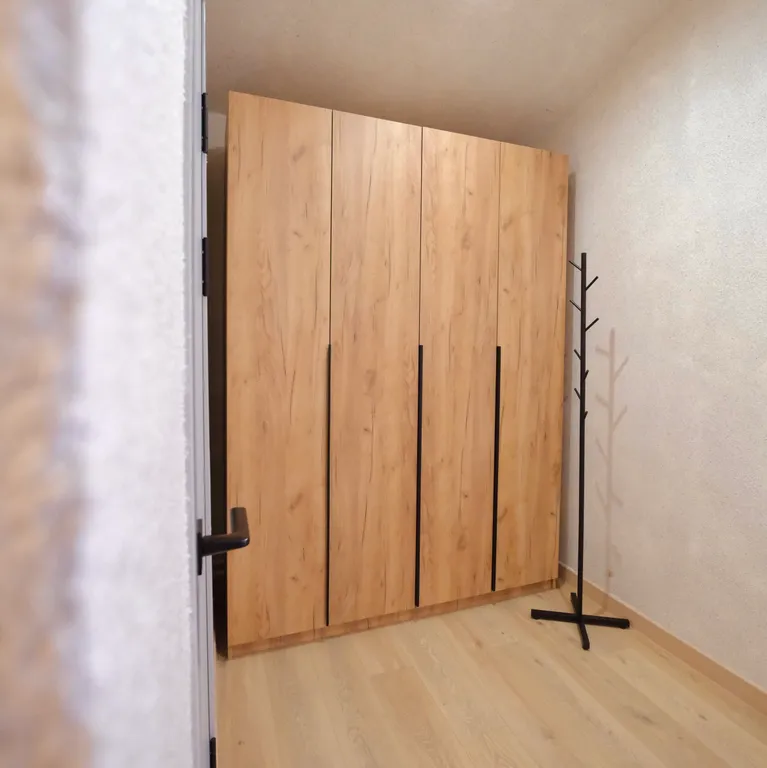 Двухэтажный дом с кухней