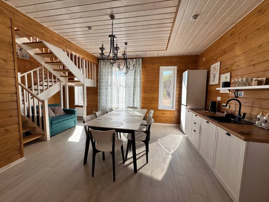 Дом в лесу с баней и видом на Волгу