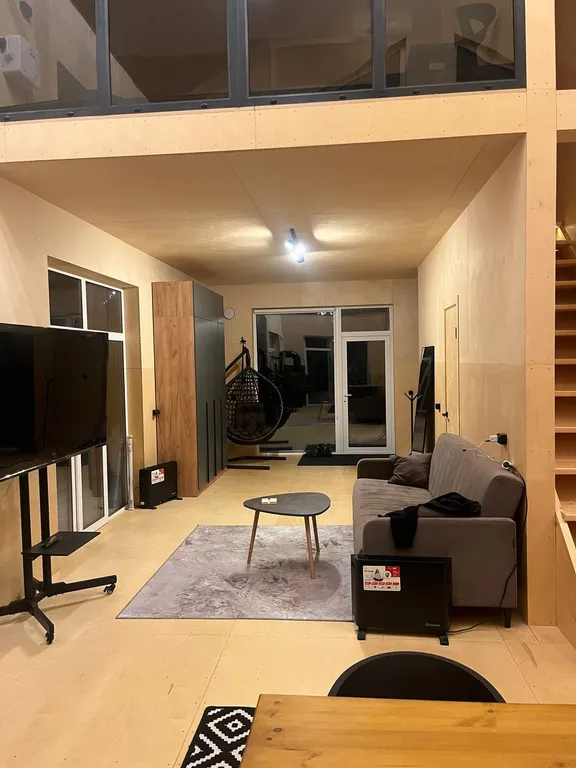 Барнхаус на берегу реки Кундыш