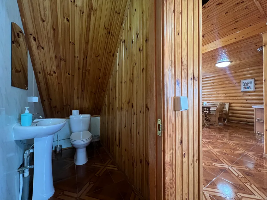 Сруб в Ялте c бассейном и сауной