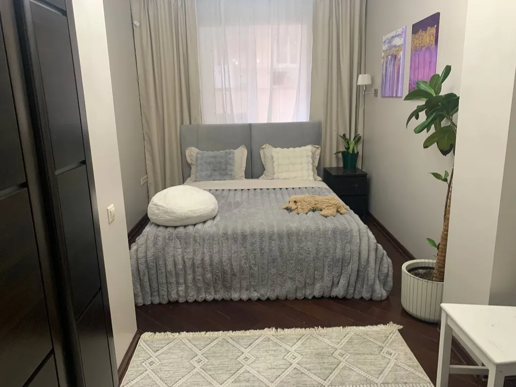 Дом с садом в центре рядом с набережной