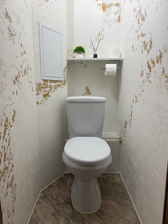 Просторная двух комнатная квартира с новым ремонтом, мебелью и технико