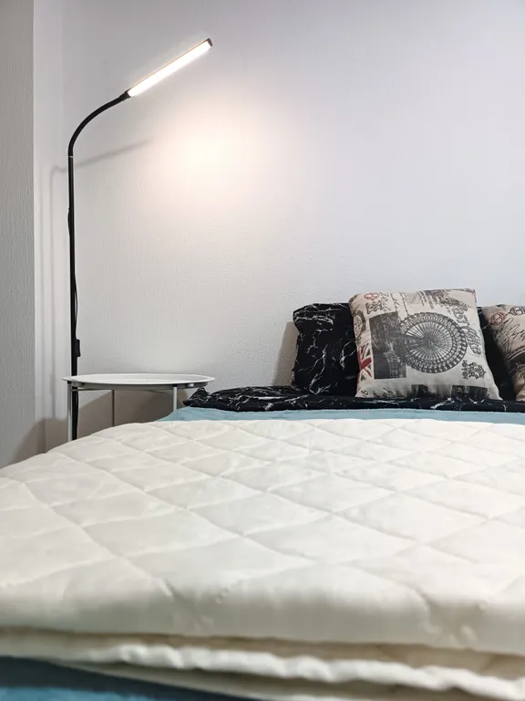 Двухкомнатная квартира возле озера и парка