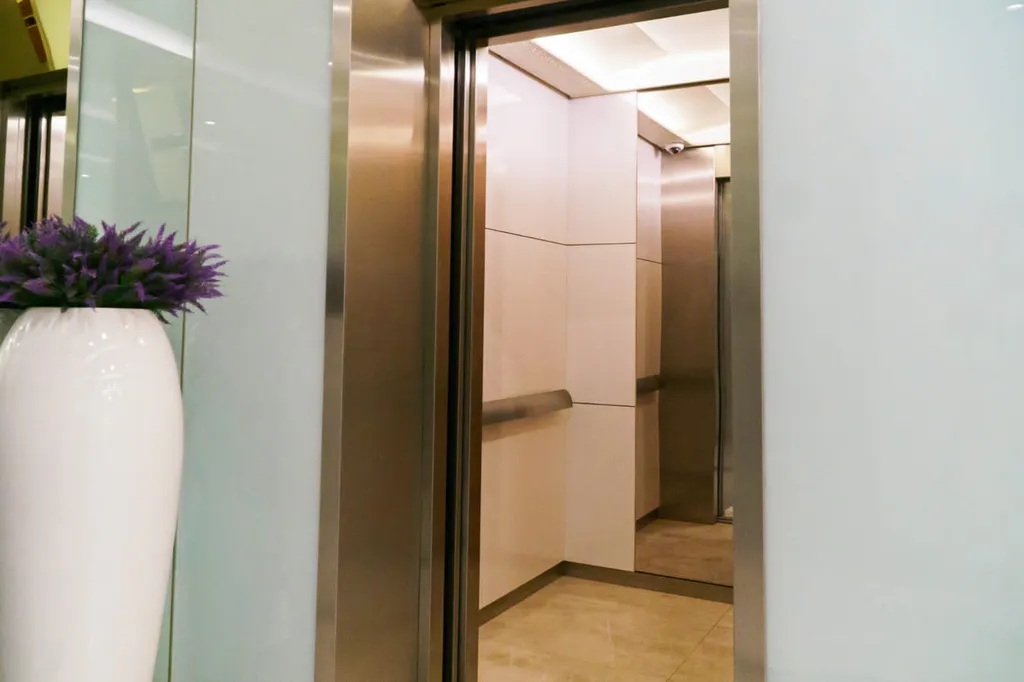 Апартаменты 2 х комнатные с видом на море на высоком этаже